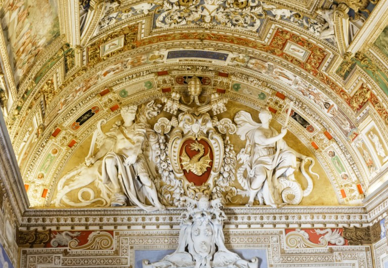 Rome Express: Vatican Museums and Colosseum in One Day