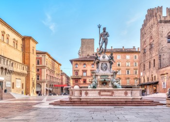 Discover Bologna: Porticoes, Monuments and Culture