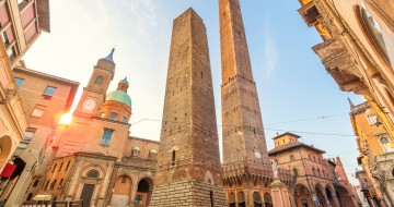Discover Bologna: Porticoes, Monuments and Culture